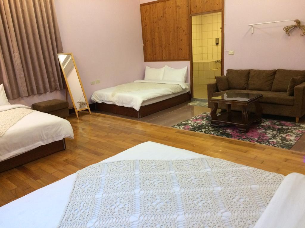 Frog And Pheasant Guesthouse Taitung Bagian luar foto
